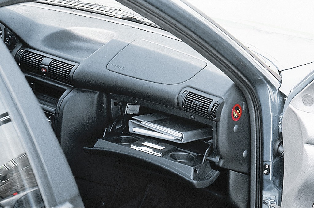 Astra I – zamykany schowek