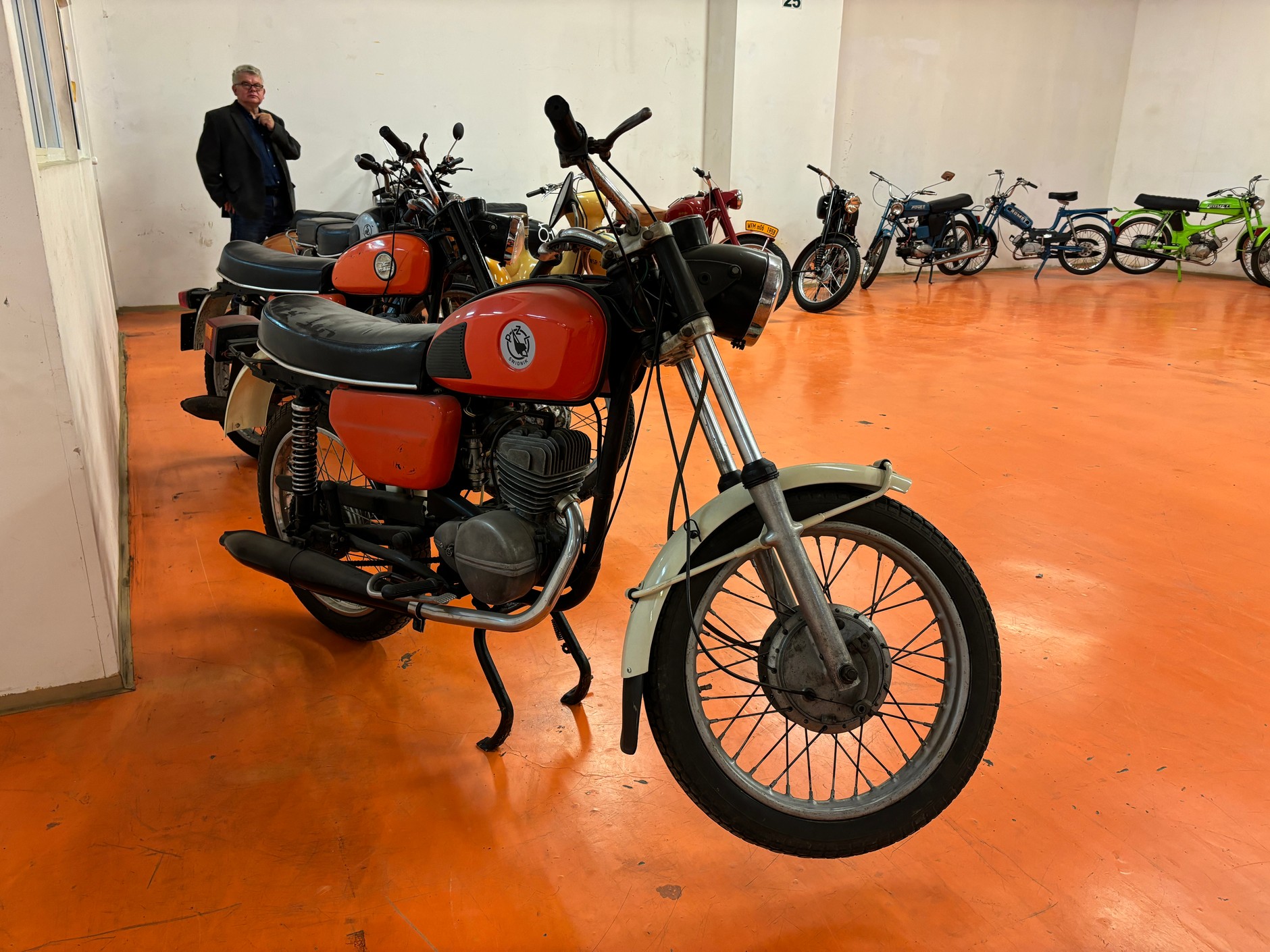 Wystawa w dawnej fabryce FSO