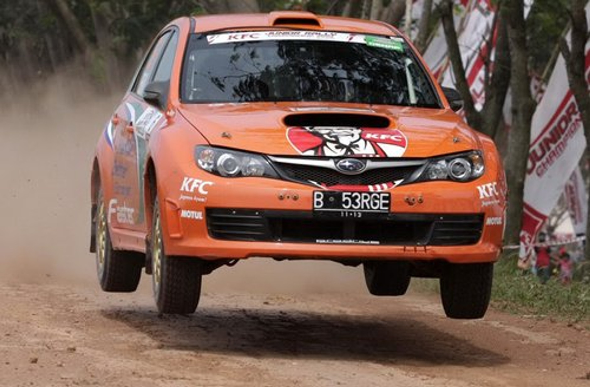 13-latek za kierownicą rajdowego Subaru!