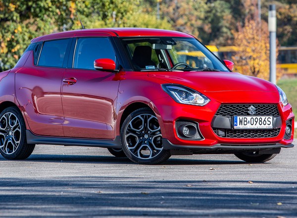 Suzuki Swift do serwisu - nie trzaskać drzwiami, bo wybuchnie!