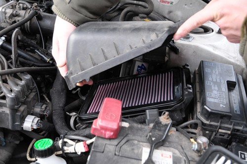 Sportowe filtry powietrza. Zalety i wady. Czy dodają autu więcej mocy?