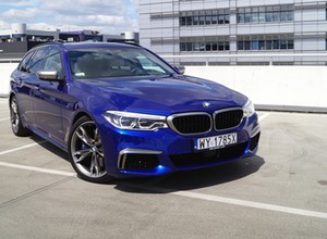 BMW M550d xDrive Touring – niebieski pocisk | TEST