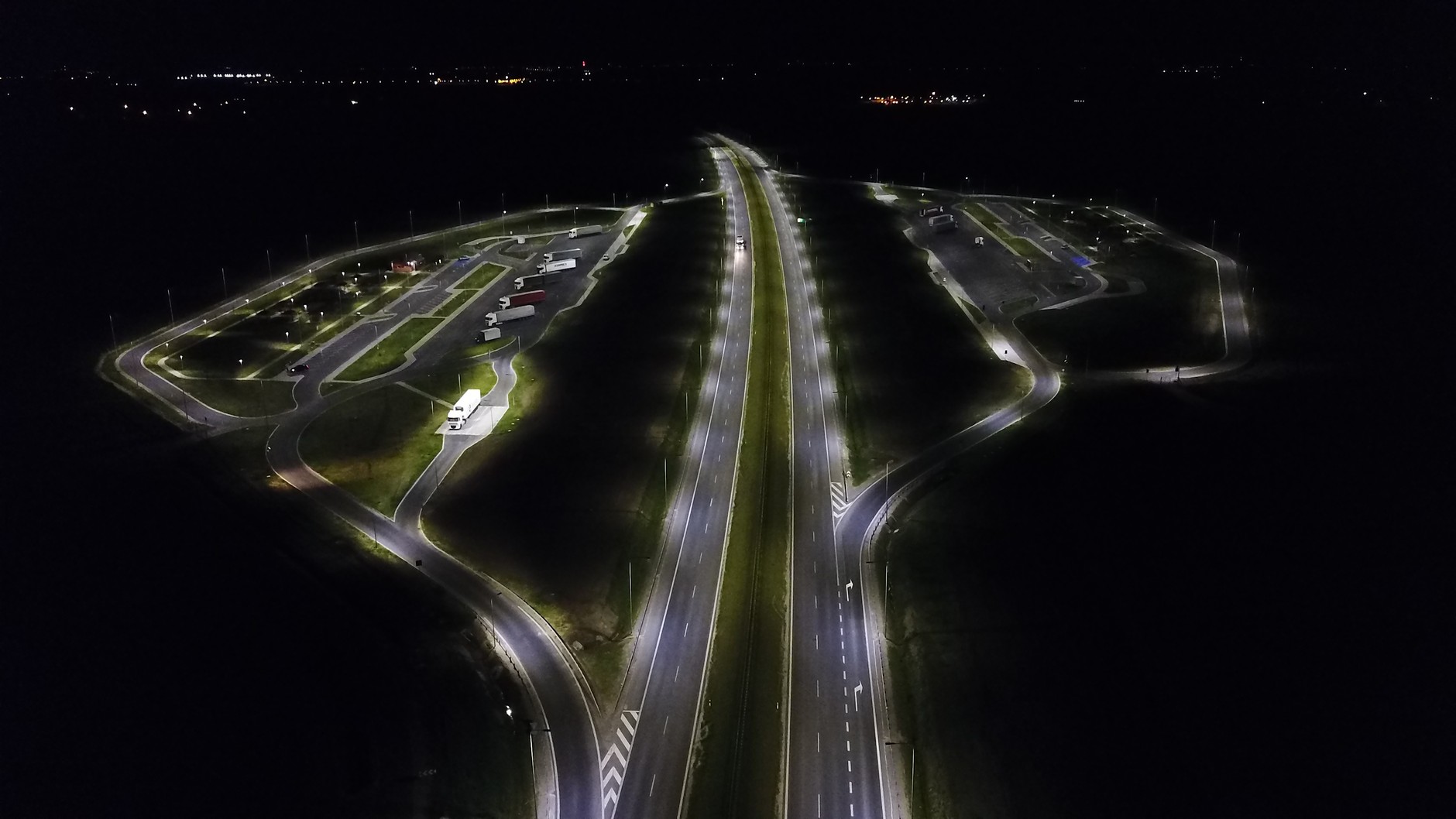 MOP Sierakowo i Kokorzyn widok w nocy