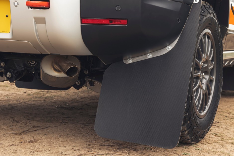 Rajdowy Land Rover Defender 90 od Bowlera