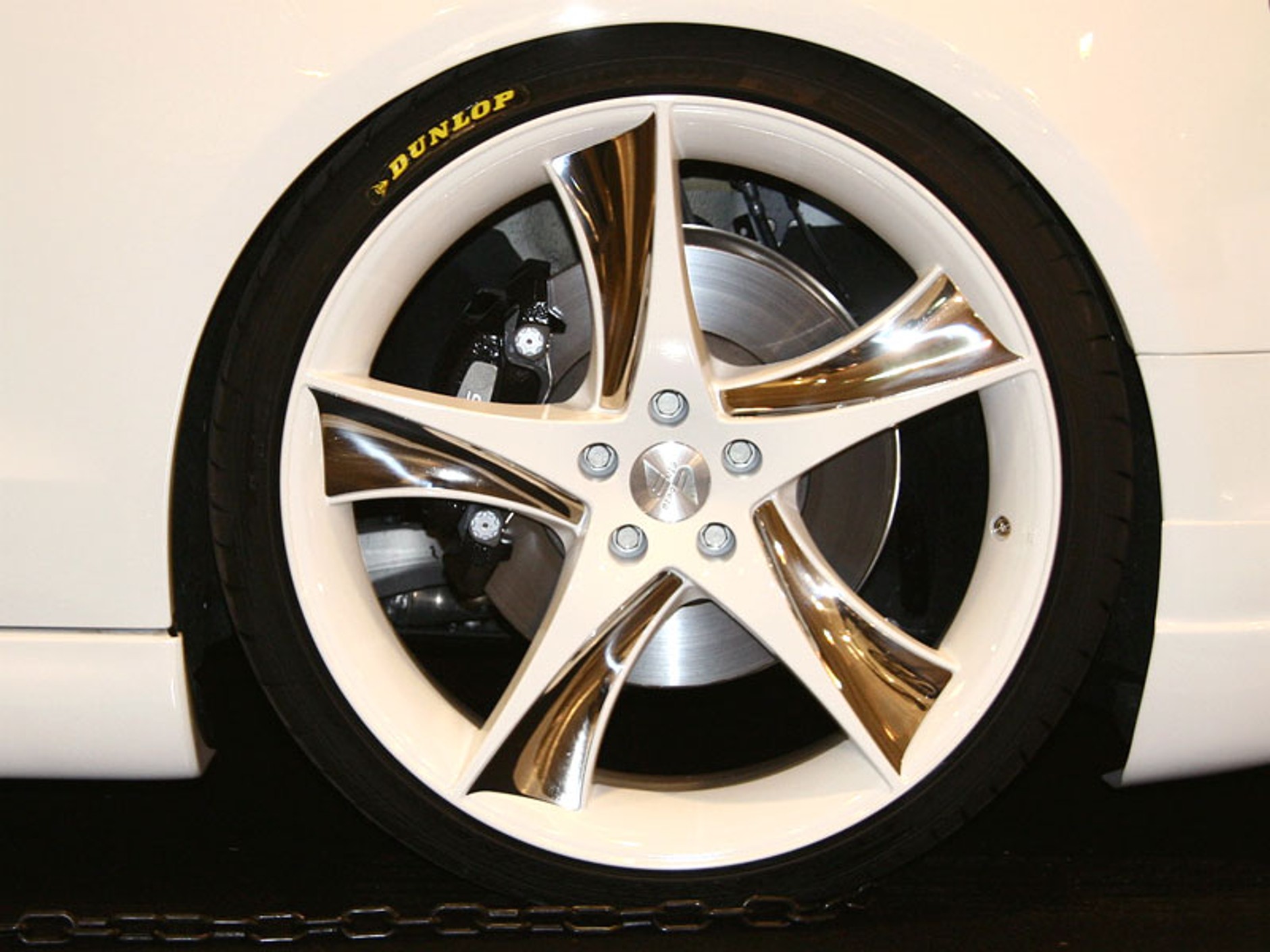 Essen Motor Show 2007: Spoilery, bajery, kilowaty (fotogaleria 4)