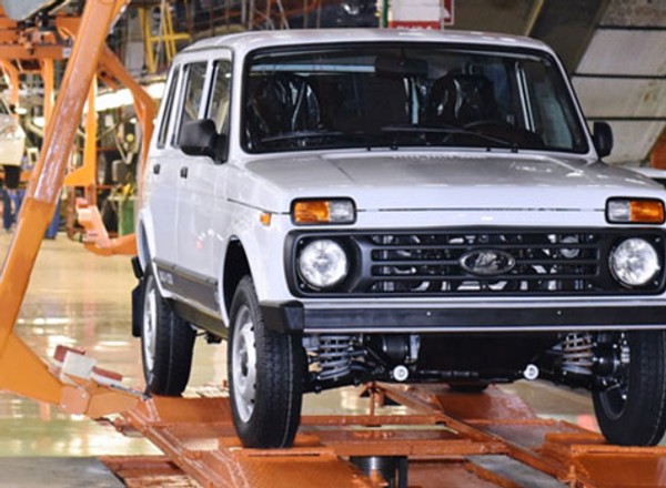Renault rezygnuje z Łady i z Rosji. Czy będzie reaktywacja Moskwicza?