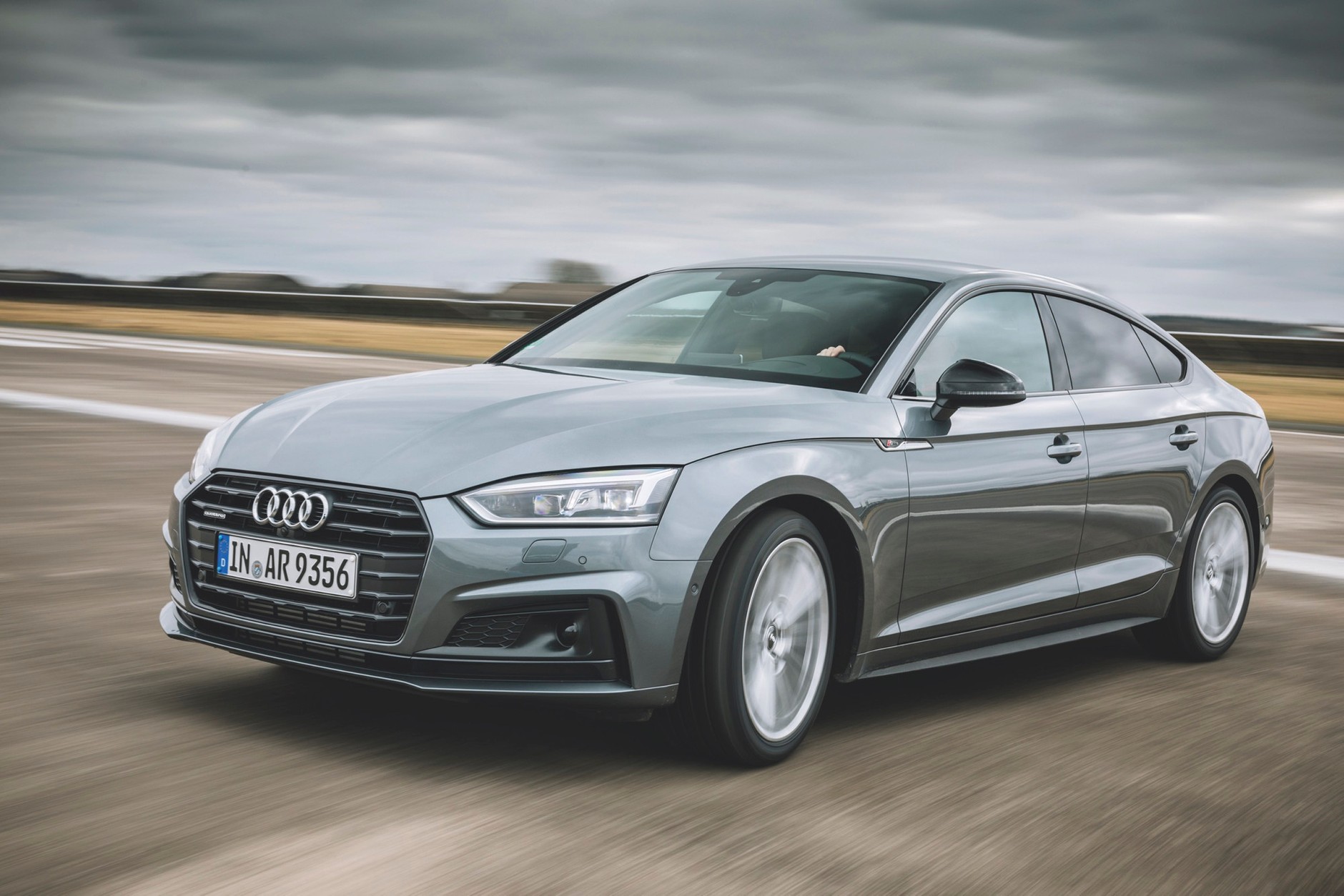 Atak na klasę premium - Audi A5, BMW serii 4 i Kia Stinger