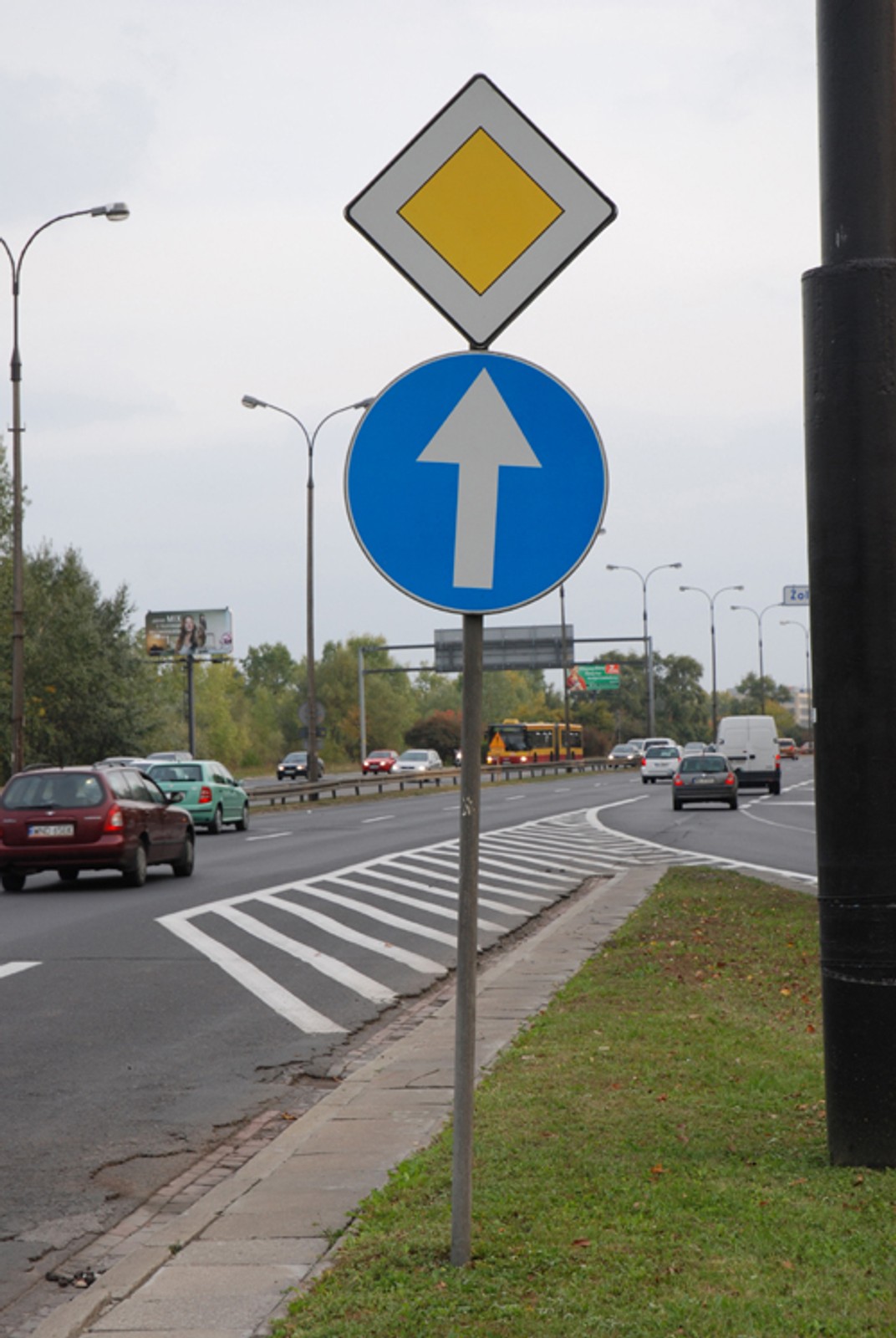 Uwaga Absurd - szukamy fatalnie oznaczonych dróg. Weź udział w naszej akcji