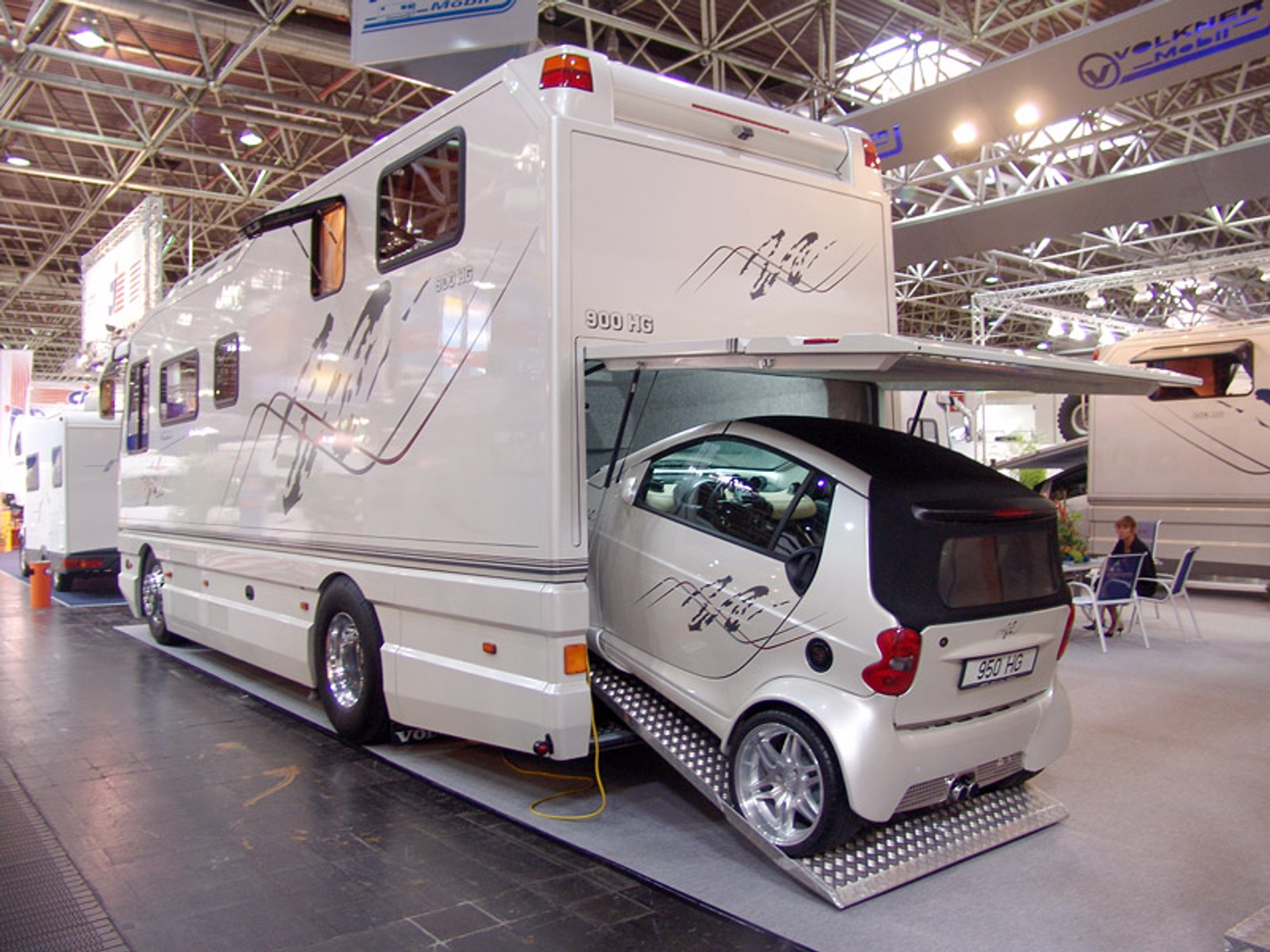 Caravan Salon Düsseldorf 2007: Caddy Life i moda na nowy sezon (fotogaleria)