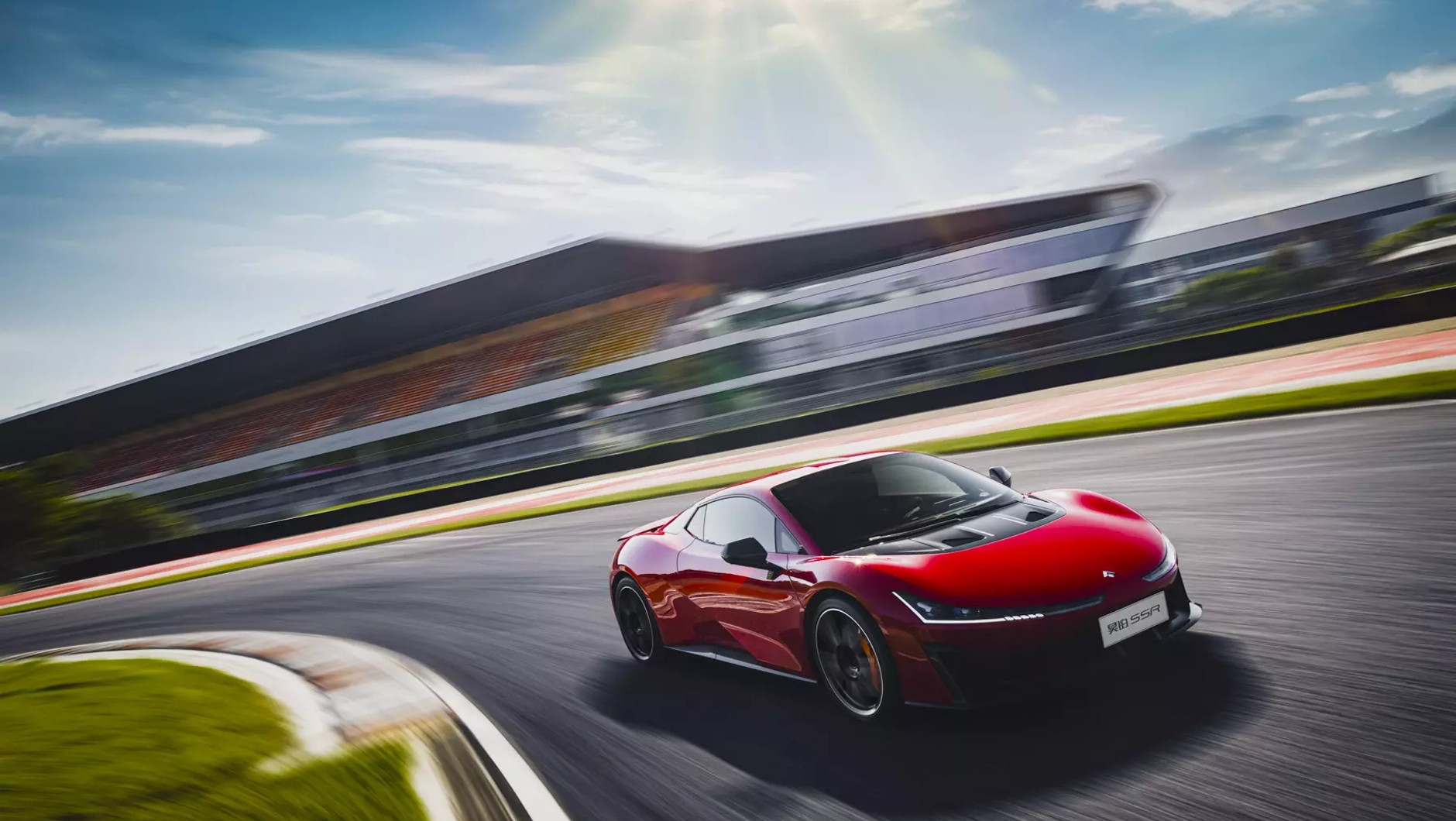 Hyper SSR nie pojedzie więcej niż 250 km/h nawet na torze