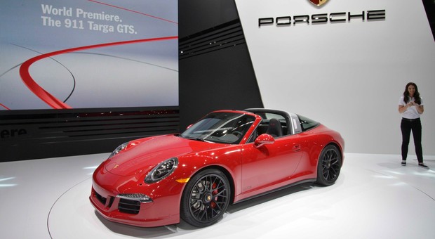 Porsche 911 Targa 4 GTS oraz Cayenne Turbo S: debiuty w Detroit