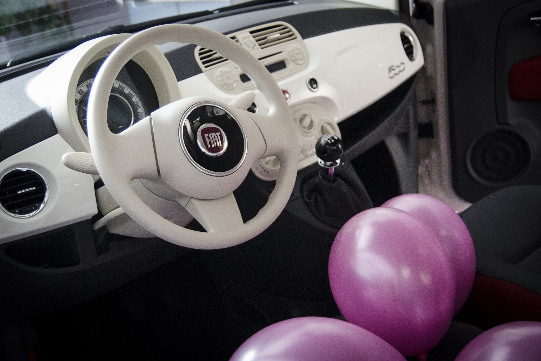 Różowy Fiat 500 od Barbie