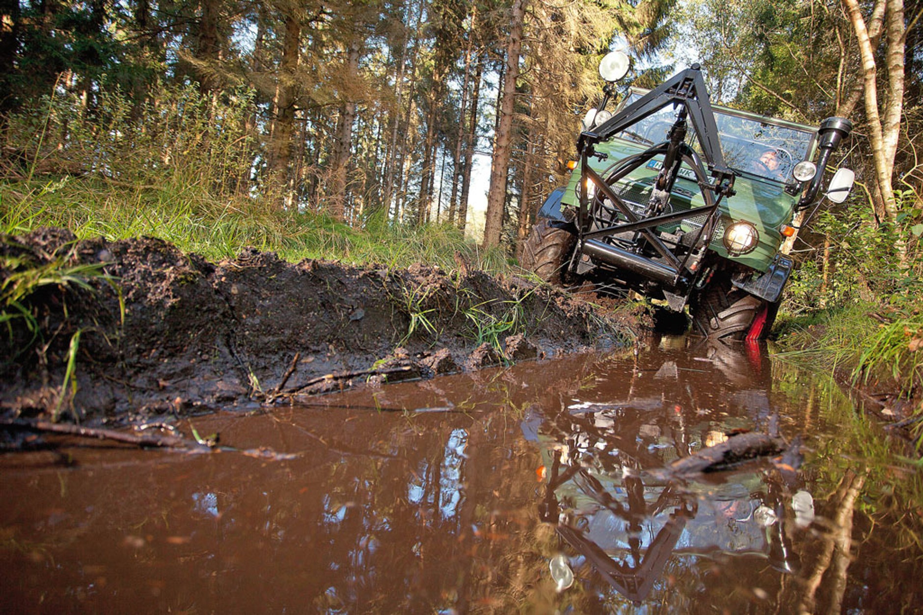 Mercedes Unimog 406 - gdzie diabeł nie może, tam...