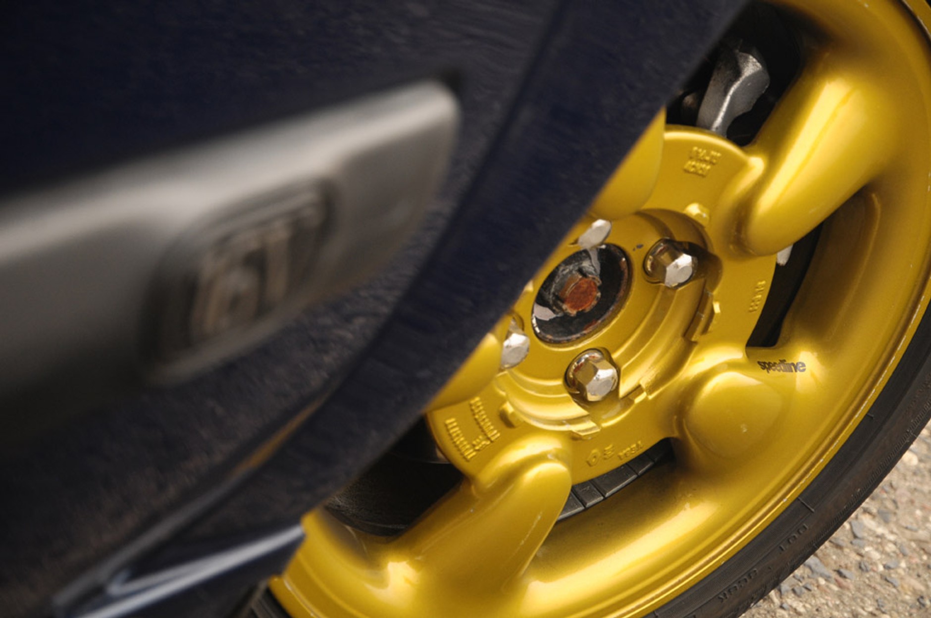 Renault Clio 1.8 16V: dziarski staruszek czy kupa złomu?