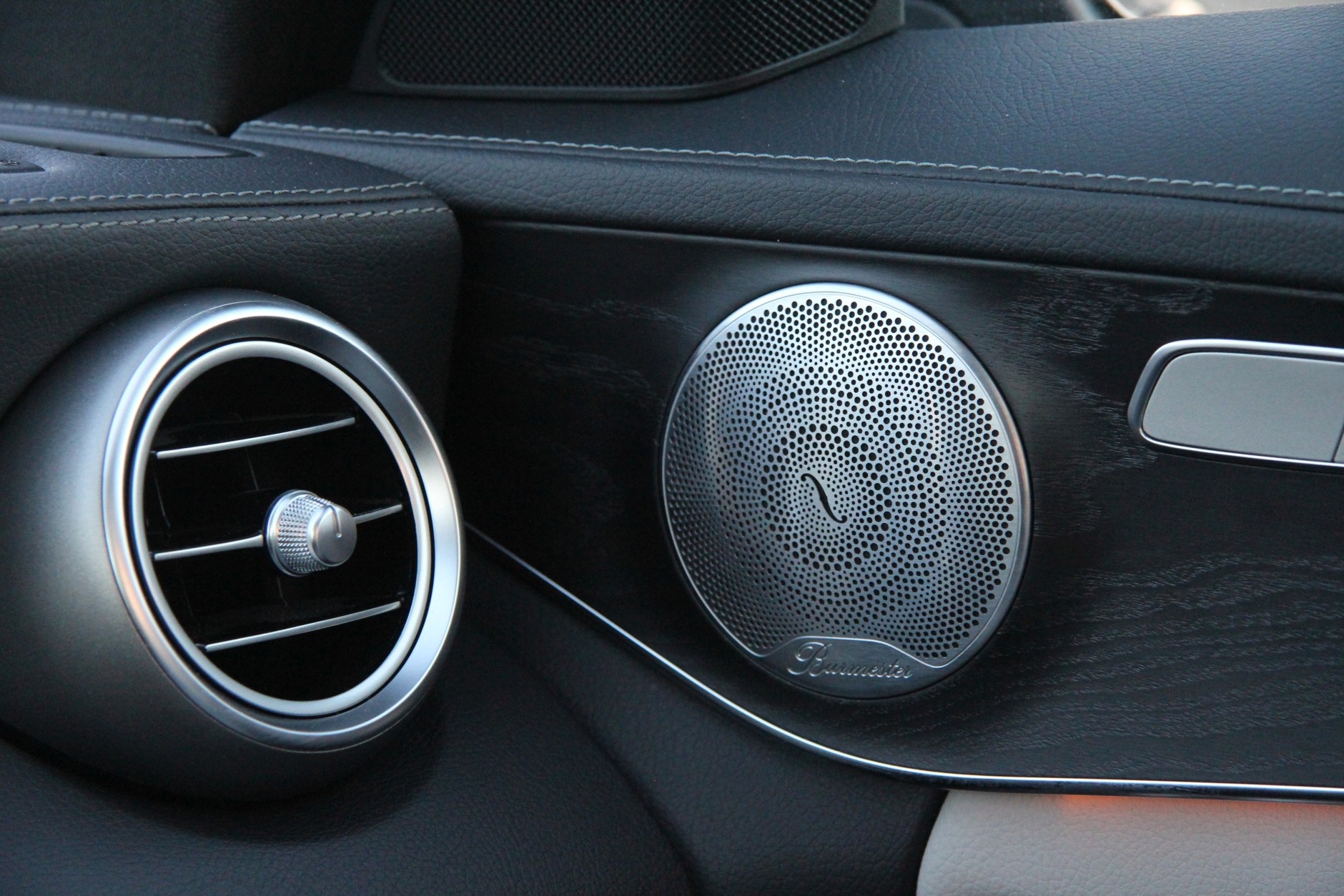 Burmester - Mercedes klasy C - głośnik średniotonowy