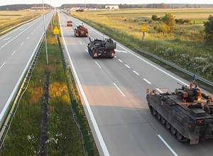 Wojsko na polskich drogach - lepiej uważać na ciężki sprzęt