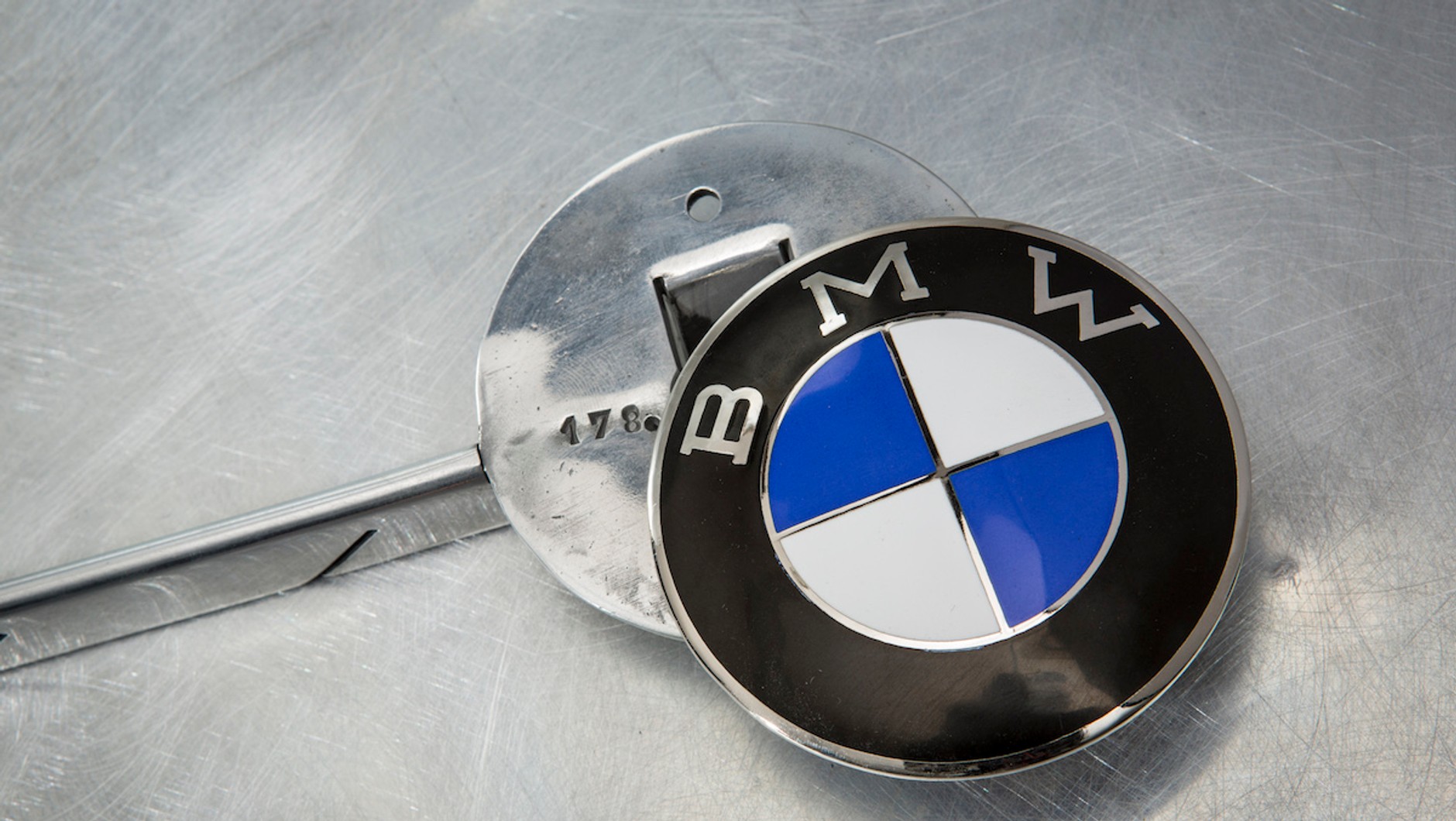BMW 507 Elvisa Presleya podczas restauracji