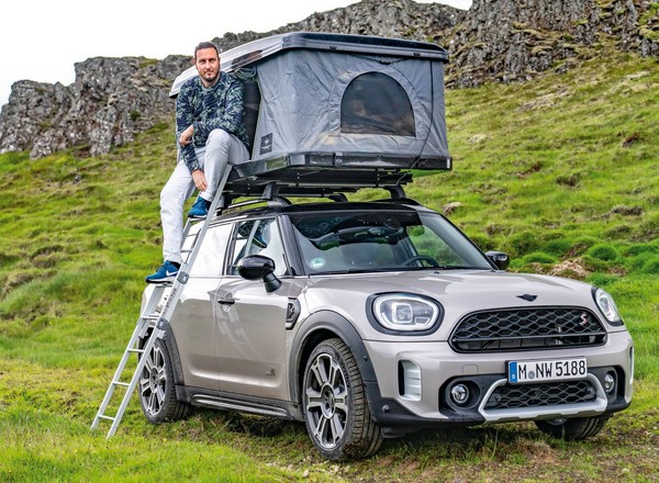 Islandia Mini Countrymanem z namiotem na dachu