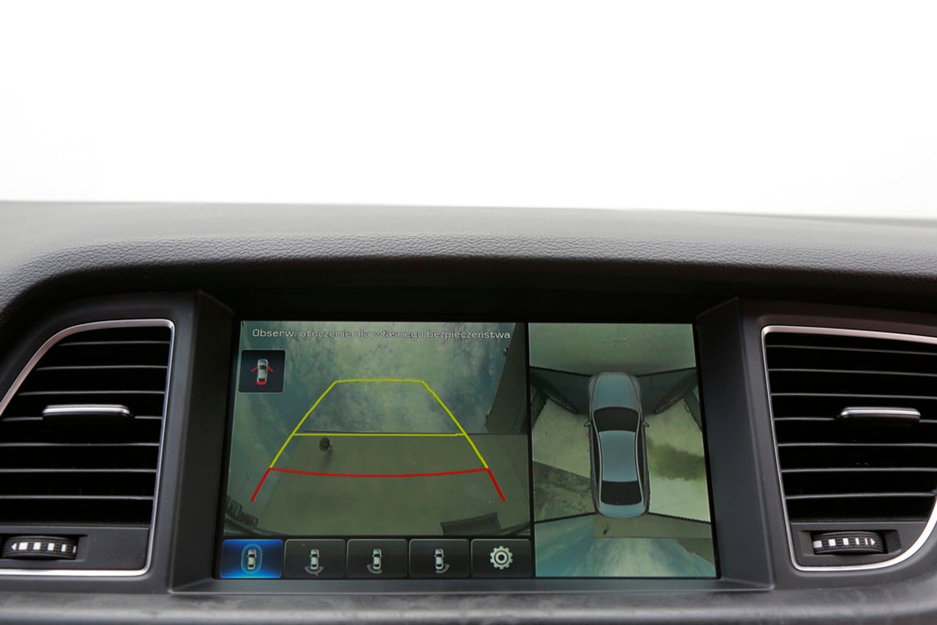 Hyundai Genesis 3.8: Prestiż po koreańsku