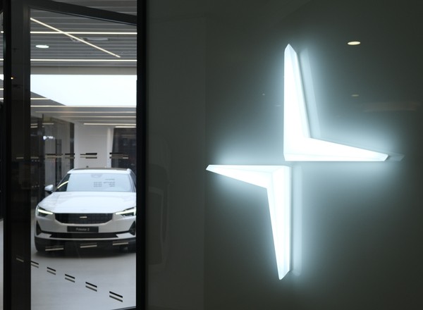 Citroen na wojnie o miliardy. Czy szwedzka marka zniknie z Europy?