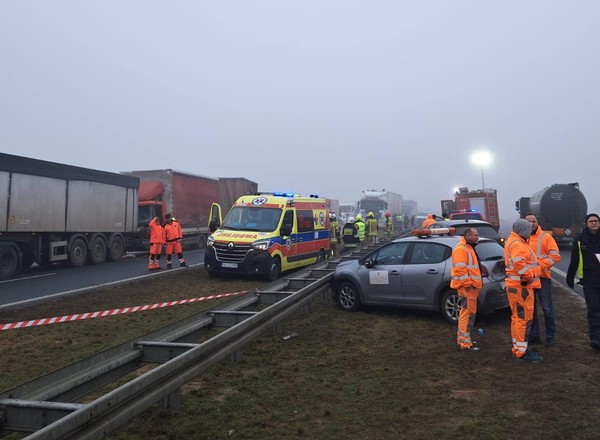 Wielki karambol na drodze S5. W gęstej mgle zderzyły się 22 pojazdy