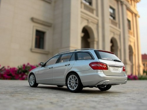 Mercedes klasy E - Limuzyna w skali 1:43