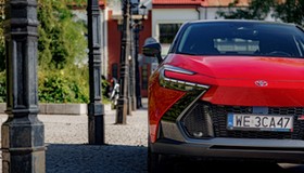 2024 Toyota C-HR PHEV