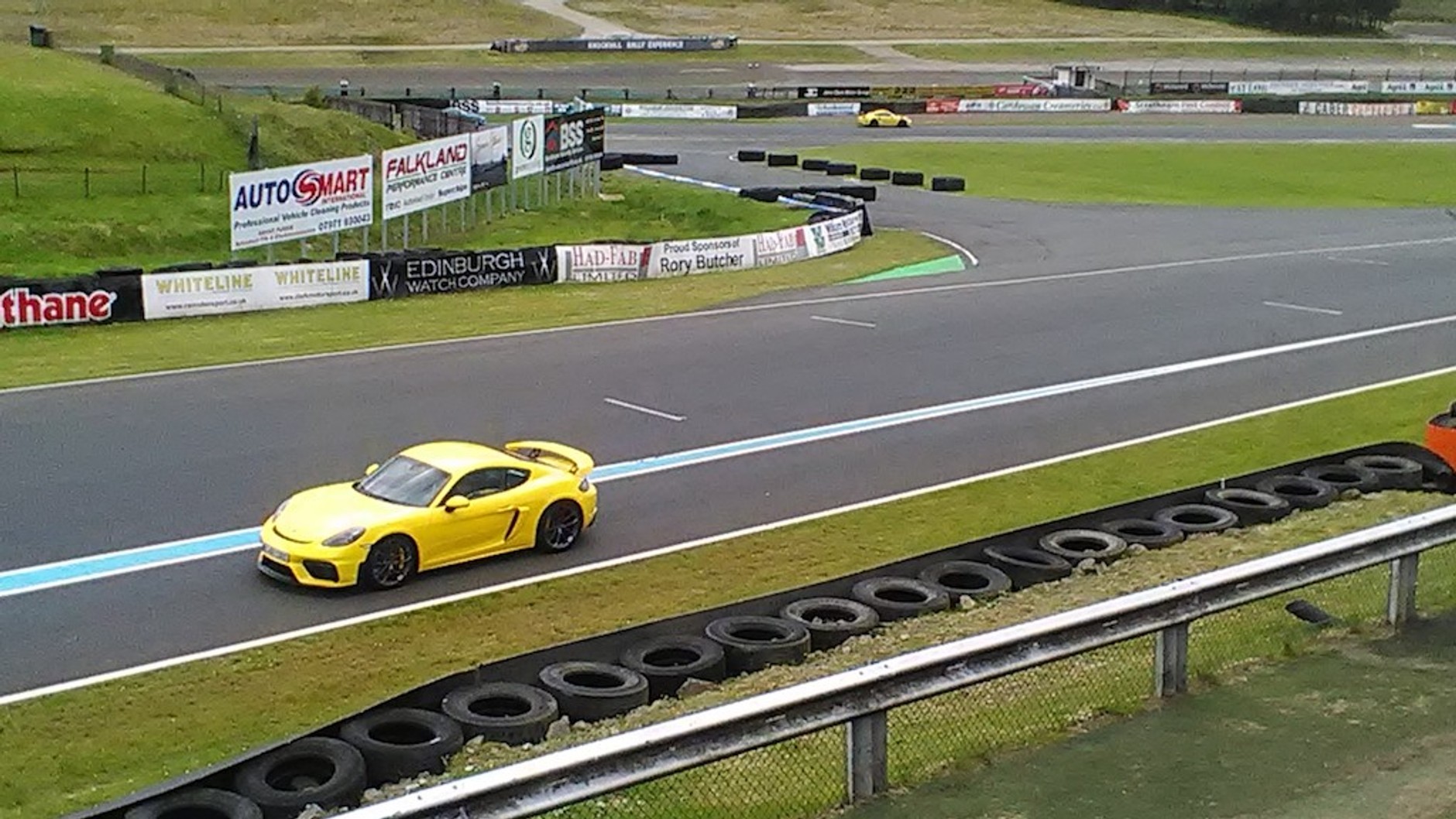 Porsche 718 Spyder i 718 Cayman GT4 z wolnossącym bokserem