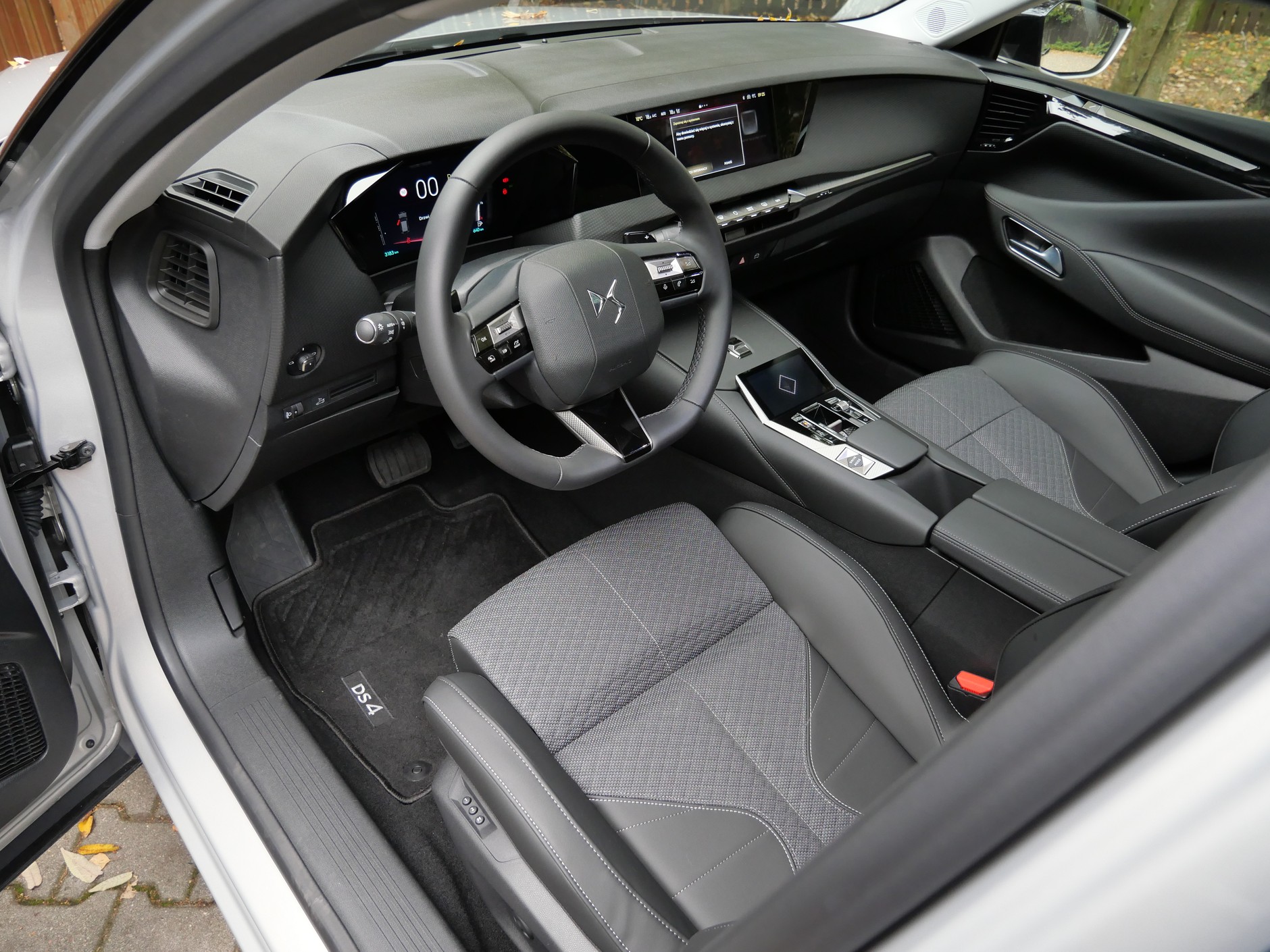DS4 Pallas hybrid