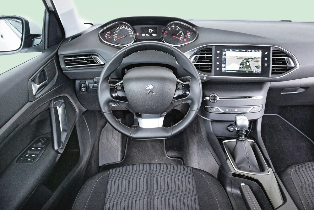 Peugeot 308 - kokpit