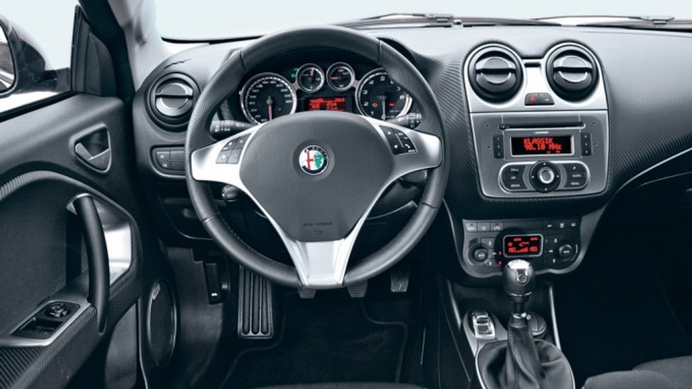 Alfa Romeo MiTo kontra Mini Cooper S: małe, drogie, a cieszą!