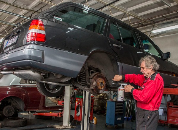 Jak zabezpieczyć auto przed korozją? Zrób to, zanim przyjdzie zima