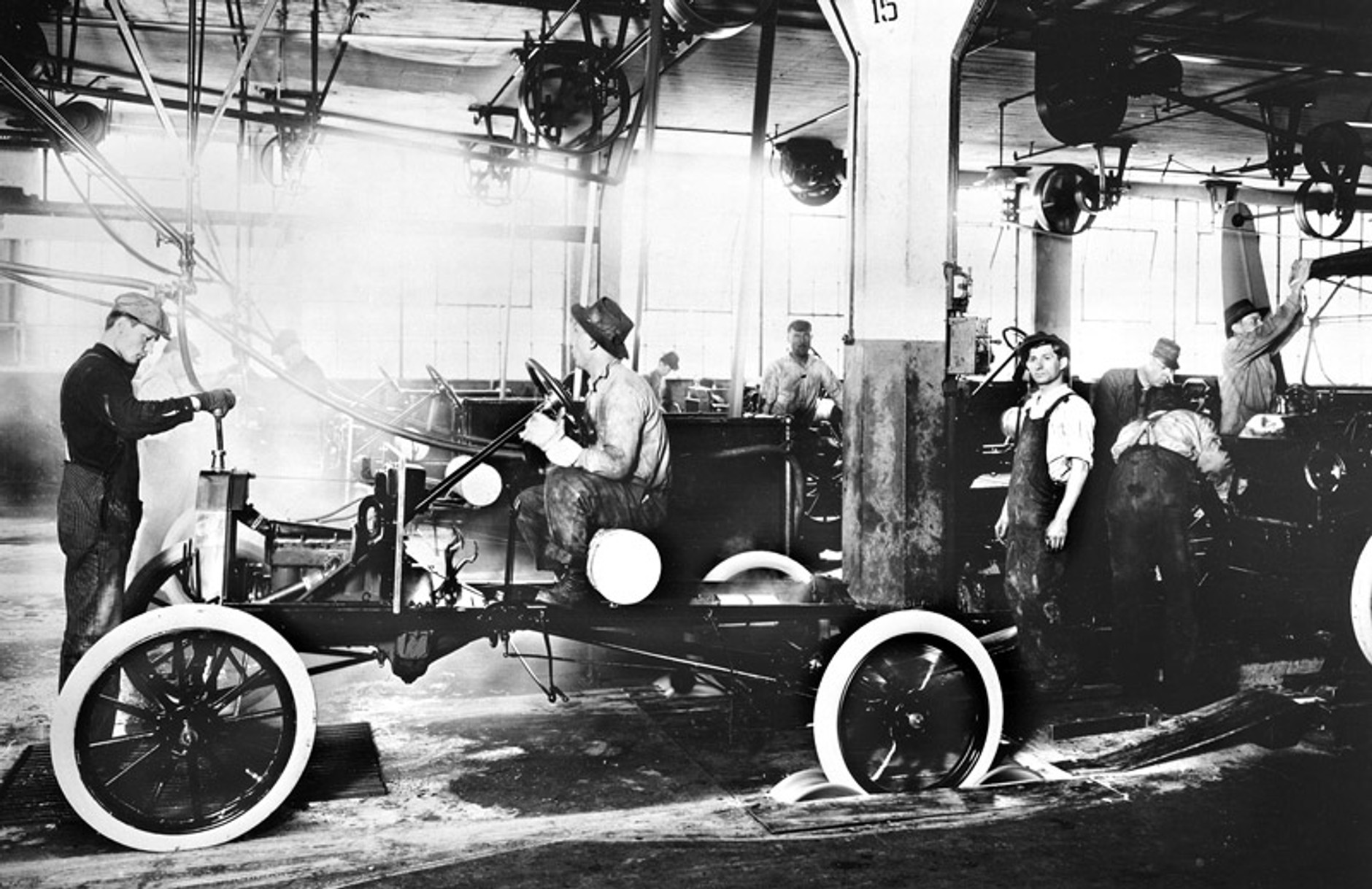 Ford Model T ma sto lat, na zlot przyjechało 750 (fotogaleria)