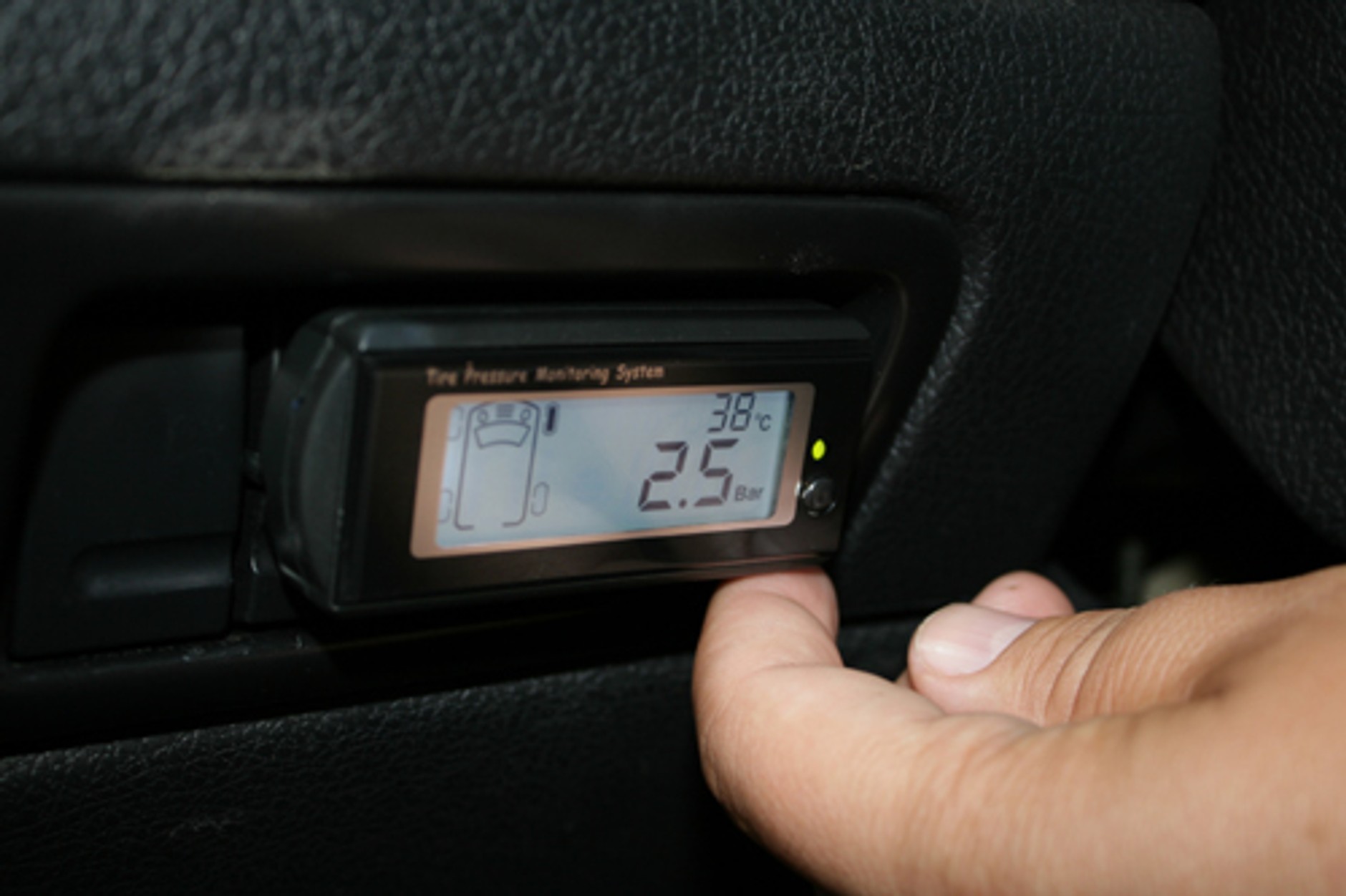 Jak zamontować akcesoryjne czujniki ciśnienia?