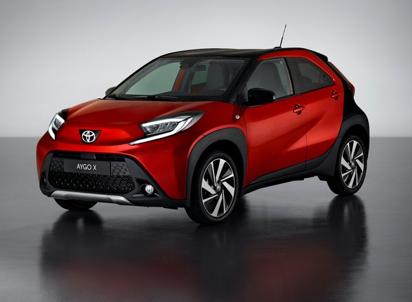 Nowa Toyota Aygo X – urosła jak na drożdżach i stała się crossoverem