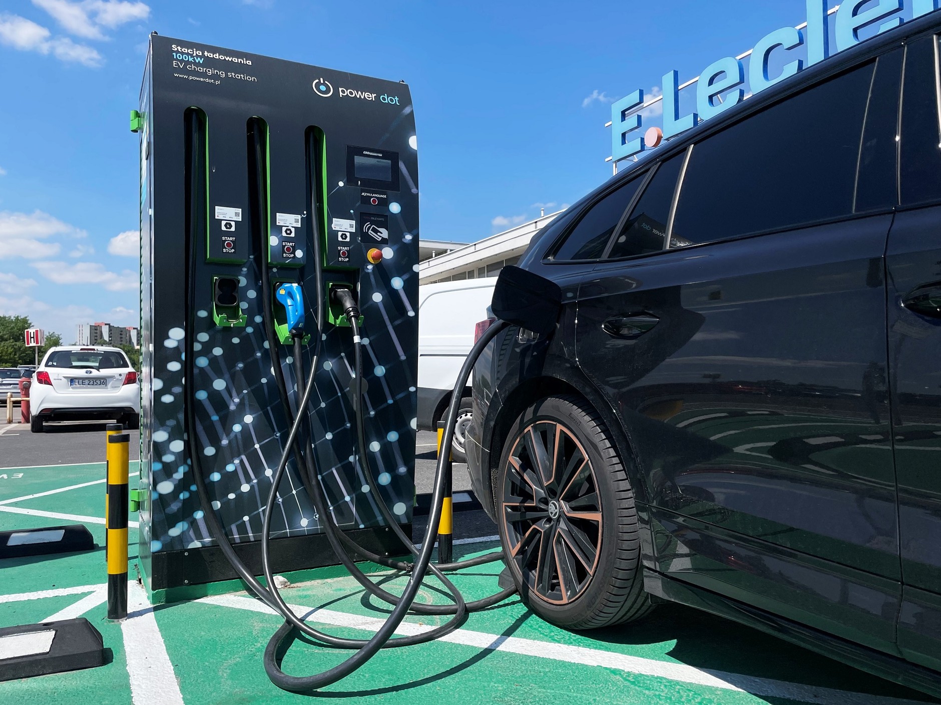 Ładowanie na stacji Powerdot w Lublinie