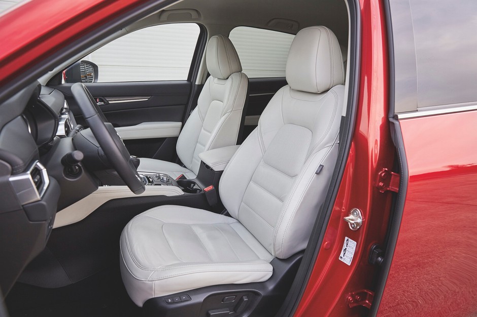 DS 7 vs. Mazda CX-5 i Volvo XC60