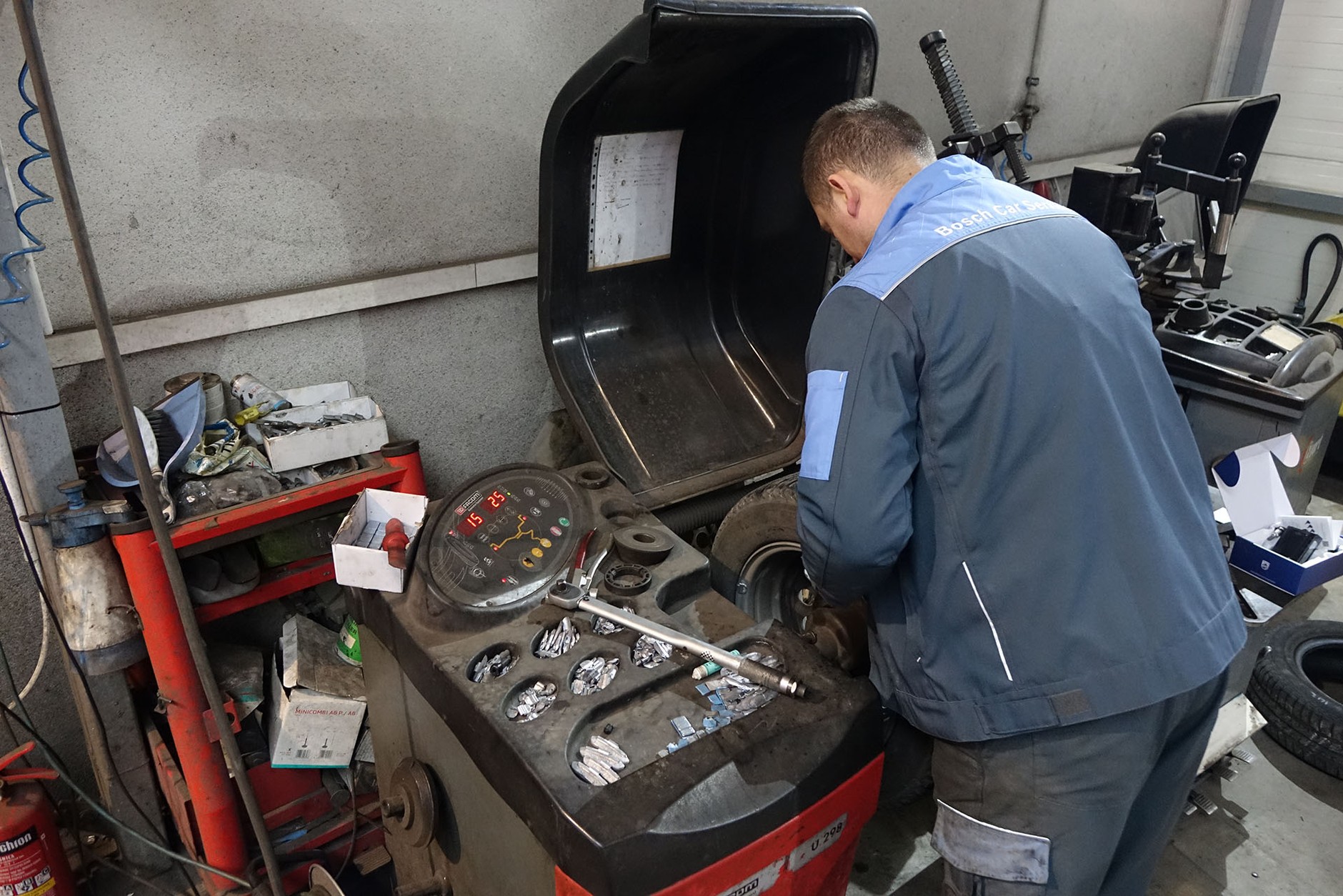 Montaż czujników ciśnienia TPMS krok po kroku