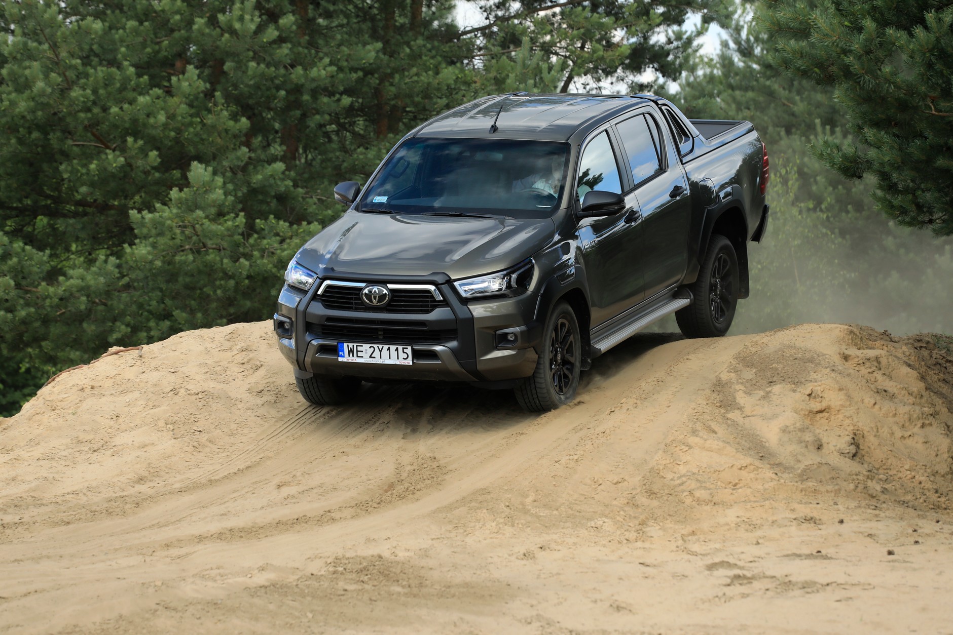 Toyota Hilux 2.0 D-4D 4x4 A/T 2021