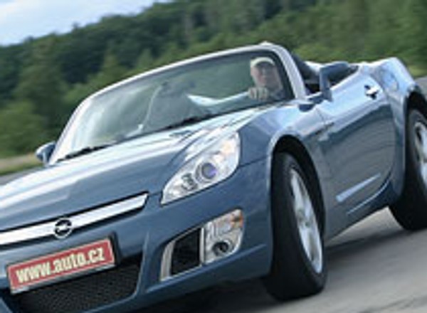 Opel GT 2.0T - niepraktyczna atrakcja