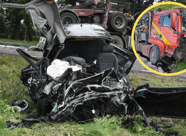Audi złożyło się jak harmonijka. Zdjęcia z wypadku na Podlasiu przerażają