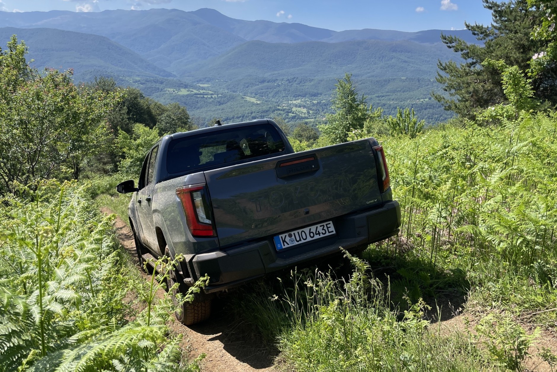 Nowa Toyota Hilux BEV
