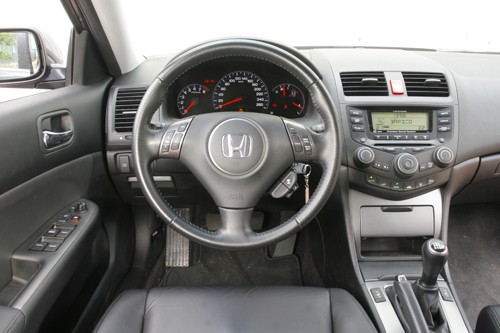 Opel Vectra, Toyota Avensis i Honda Accord - Końcówki serii
