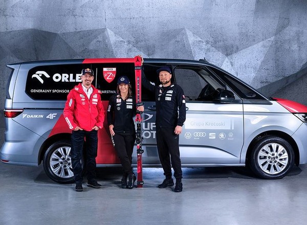 Polscy skoczkowie zmieniają auta. W tym sezonie pojadą na konkursy Volkswagenami