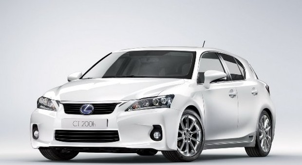 Lexus CT 200h już oficjalnie