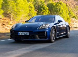 Nowe Porsche Panamera kpi sobie z praw fizyki. Już nim jeździłem