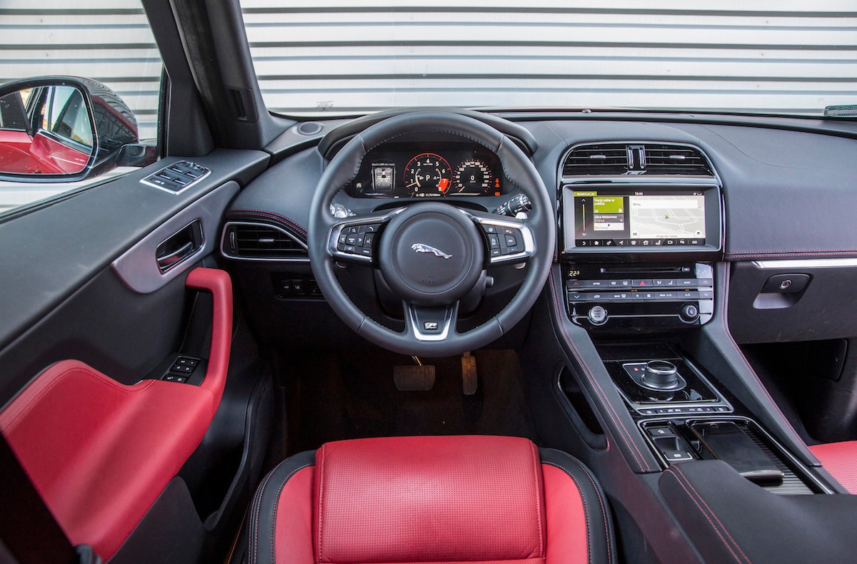 Jaguar F-Pace 25t