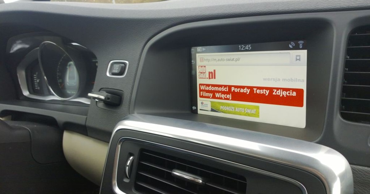Strona internetowa auto-swiat.pl od razu ładowana jest w wersji mobilnej. Na szczęście można przełączyć się na pełną wersję naszego serwisu. 