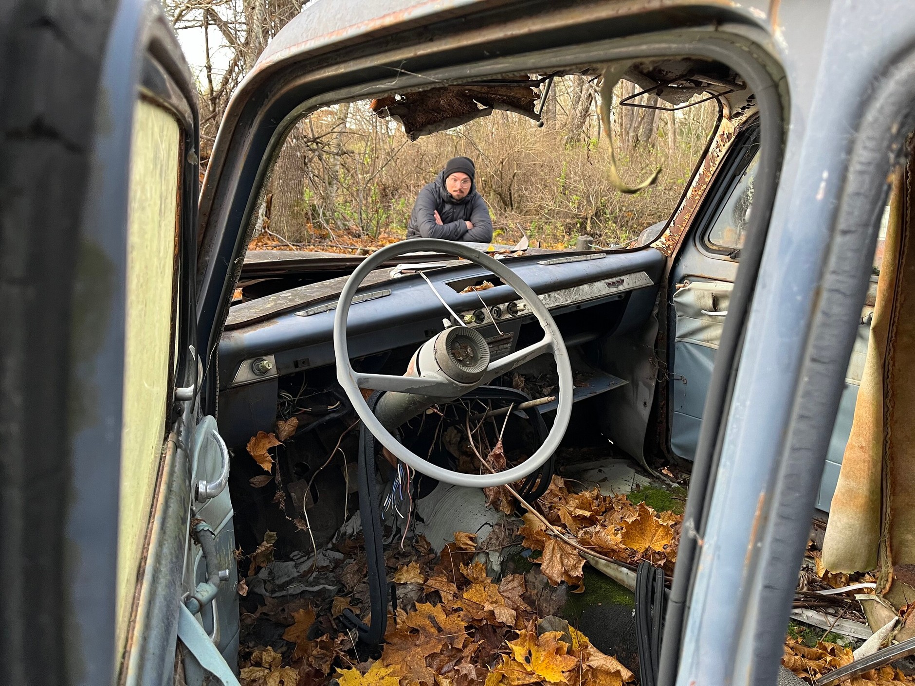 Cmentarzysko samochodów w Bastnas w Szwecji