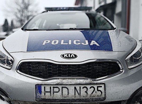 Na dogach jest ślisko. Policjanci apelują i ostrożność